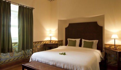 Maison (Manor House Exclusivity, 8 Guests)