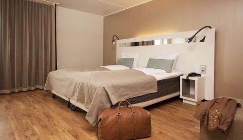 Chambre, 1 très grand lit