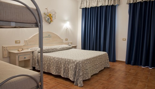 Chambre Quadruple Confort