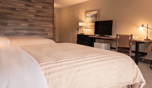 Chambre Deluxe, 2 grands lits, vue fleuve (River Facing)