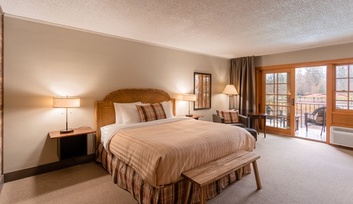 Chambre Deluxe, 1 très grand lit, vue fleuve (Deluxe River Facing King Room)