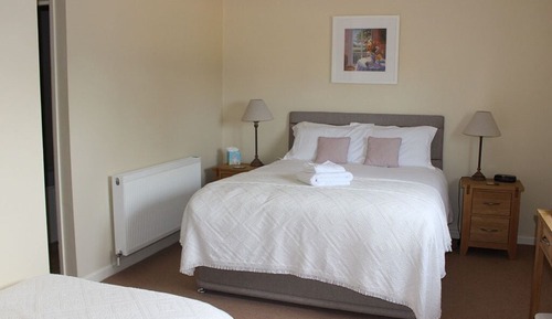 Suite, salle de bains attenante