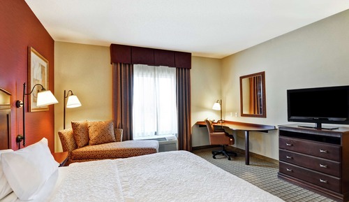 Chambre, 1 très grand lit, accessible aux personnes à mobilité réduite, non-fumeurs
