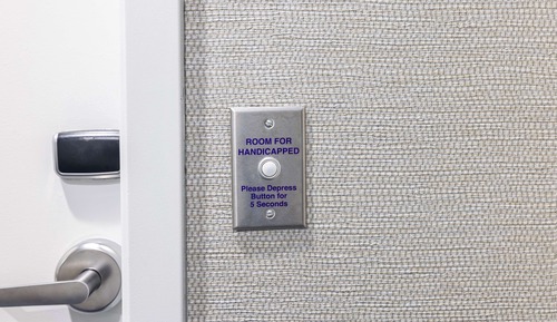 Chambre, 1 très grand lit, accessible aux personnes à mobilité réduite, non-fumeurs