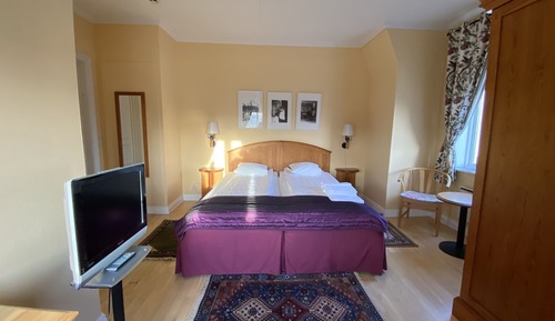 Chambre Double, salle de bains privée