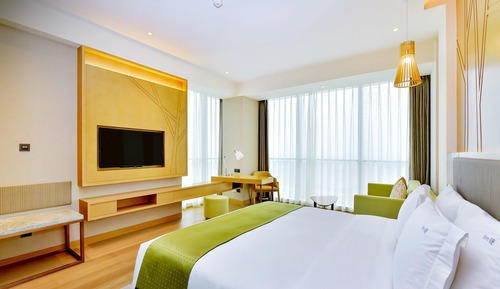 Chambre Standard, 1 très grand lit, vue lac (Separate Bath Walk in Shower)