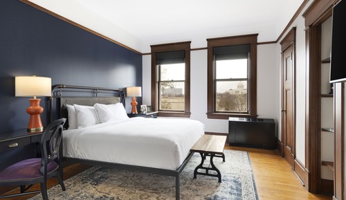 Chambre Deluxe, 1 très grand lit (Capitol View King Room)