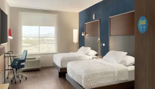 Chambre, 2 grands lits, accessible aux personnes à mobilité réduite, baignoire