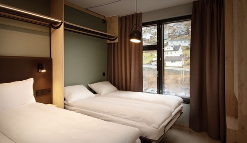 Chambre Familiale (Three)
