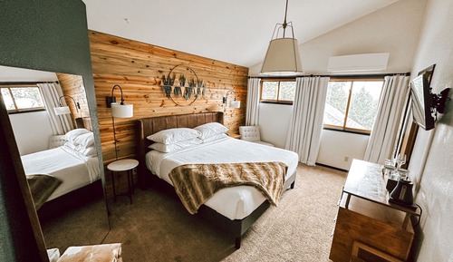 Chambre Classique, 1 très grand lit, salle de bains privée, vue montagne (Adults Only)