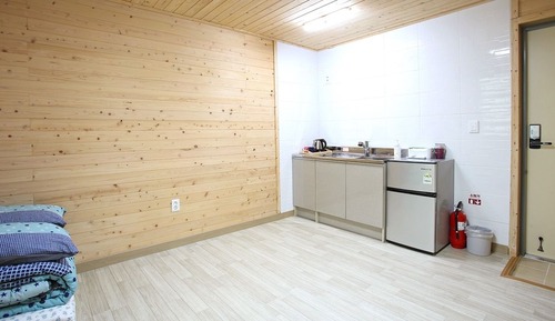 Studio Standard (204)