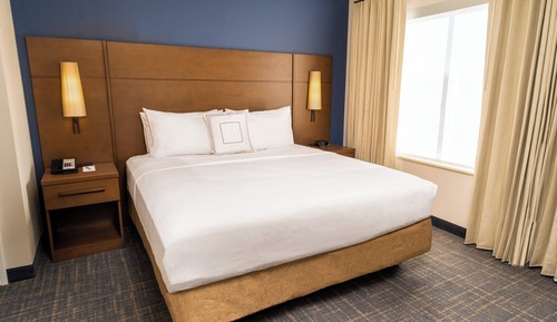 Suite, 1 très grand lit et 1 canapé-lit, non-fumeurs (Hearing Accessible)