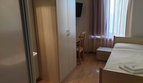 Chambre Simple, salle de bains commune