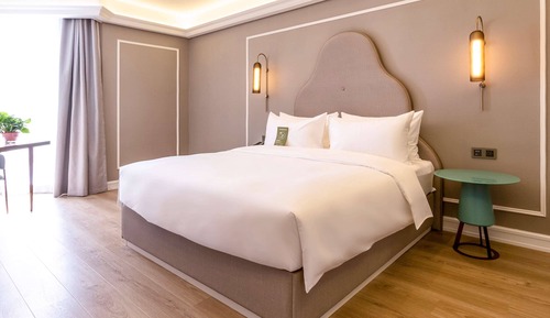 Privilege, Chambre, 1 très grand lit