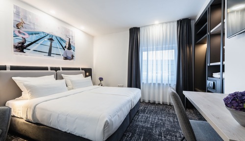 Chambre Double, 1 très grand lit