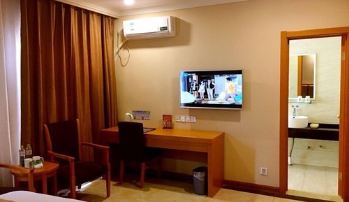 Double Room (Bed Width 1.8M)
