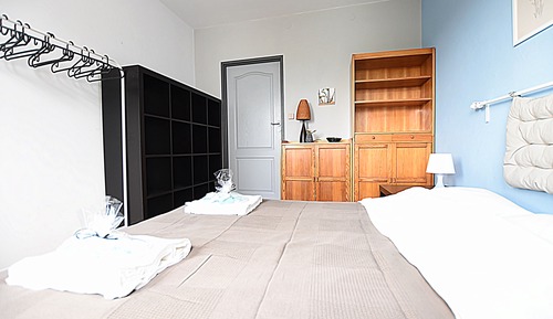 Chambre Double, 1 lit double, salle de bains commune ('2')