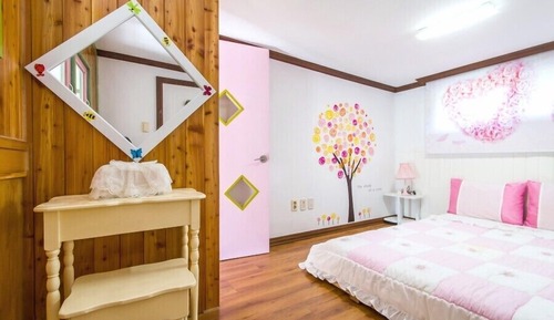 Chambre (Sunny)