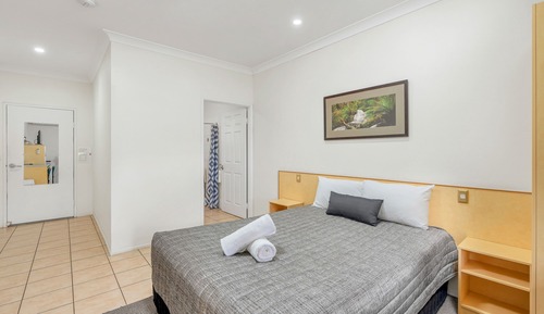 Chambre Standard, 1 grand lit, accessible aux personnes à mobilité réduite