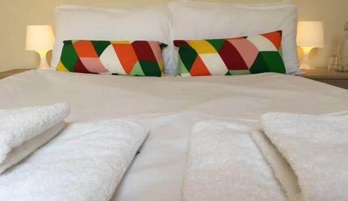 Chambre Triple, salle de bains attenante (1 Double & 1 Single bed )