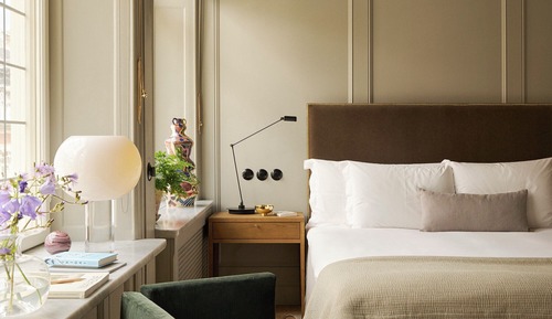 Chambre Supérieure, 1 très grand lit, vue jardin