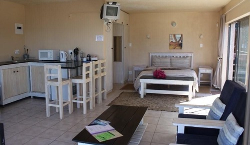 Studio Standard (Self-Catering)