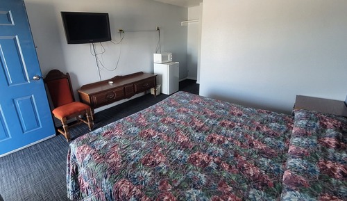 Chambre, 1 très grand lit, non-fumeurs