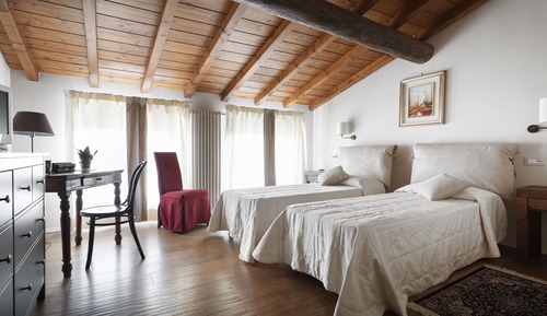 Chambre Classique Double ou avec lits jumeaux