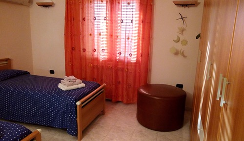 Chambre Classique avec lits jumeaux, 2 lits une place, non-fumeurs (Purple Room)