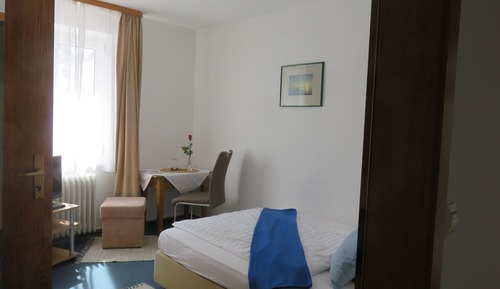 Chambre Simple Standard, salle de bains privée, vue piscine (Erdgeschoss)
