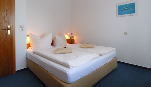 Chambre Double Standard, salle de bains privée, vue piscine (Erdgeschoss)