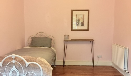 Chambre Simple Standard, salle de bains commune