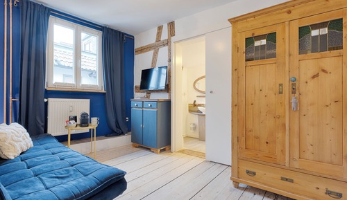 Chambre Triple Classique, 1 très grand lit et 1 canapé-lit, non-fumeurs