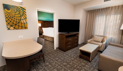Suite, 1 chambre, accessible aux personnes à mobilité réduite (Communication, Roll-In Shower)