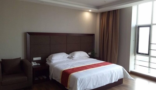Deluxe King Room