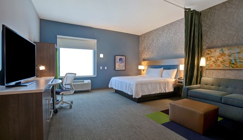 Chambre, 1 très grand lit, accessible aux personnes à mobilité réduite (Mobility & Hearing)