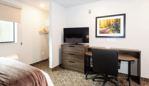Chambre, 1 très grand lit (Hearing Impaired with Recliner)