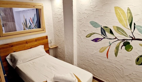 IVY Private Room for 6 People