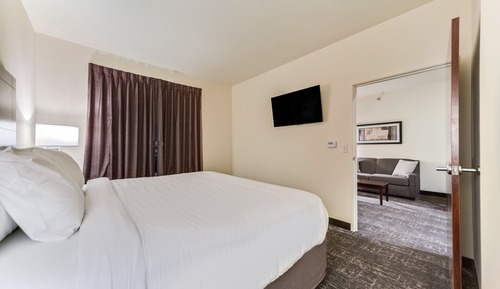 Suite, 1 très grand lit et 1 canapé-lit, accessible aux personnes à mobilité réduite, non-fumeurs