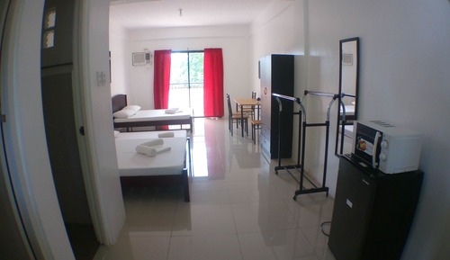 Studio Deluxe, 2 grands lits, coin cuisine, vue ville