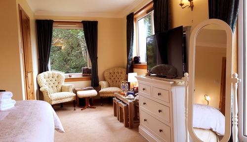 Chambre Double Luxe, 1 très grand lit, salle de bains attenante, vue lac