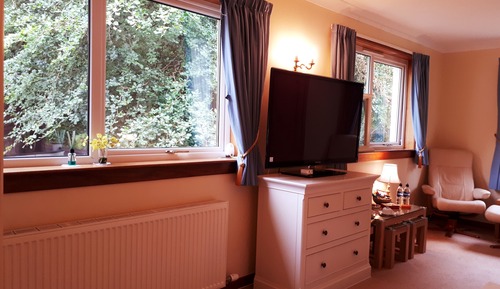 Chambre Double « Premier », 1 grand lit, salle de bains attenante, vue colline