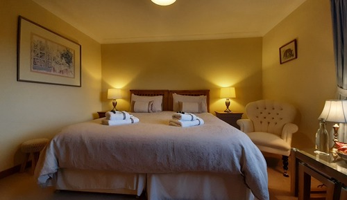 Chambre Double « Premier », 1 très grand lit, salle de bains privée, vue lac