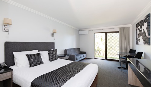 Chambre Exécutive, 1 grand lit, vue lac (Free Wi-Fi & Parking)
