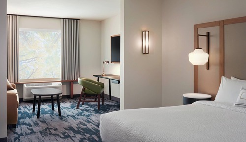Suite, 1 très grand lit et 1 canapé-lit