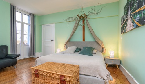 Chambre Deluxe, 1 très grand lit (PRINTEMPS)