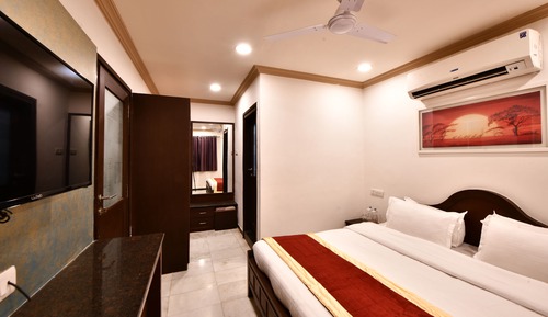 Chambre Familiale (3 BHK)