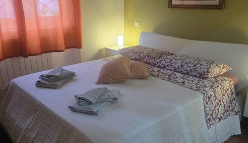 Chambre Confort, 1 très grand lit, non-fumeurs