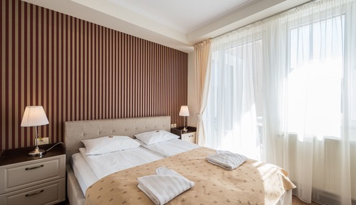 Chambre Double Confort, balcon, vue cour intérieure