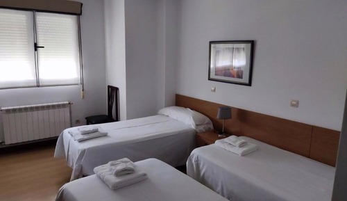 Chambre Triple, salle de bains privée